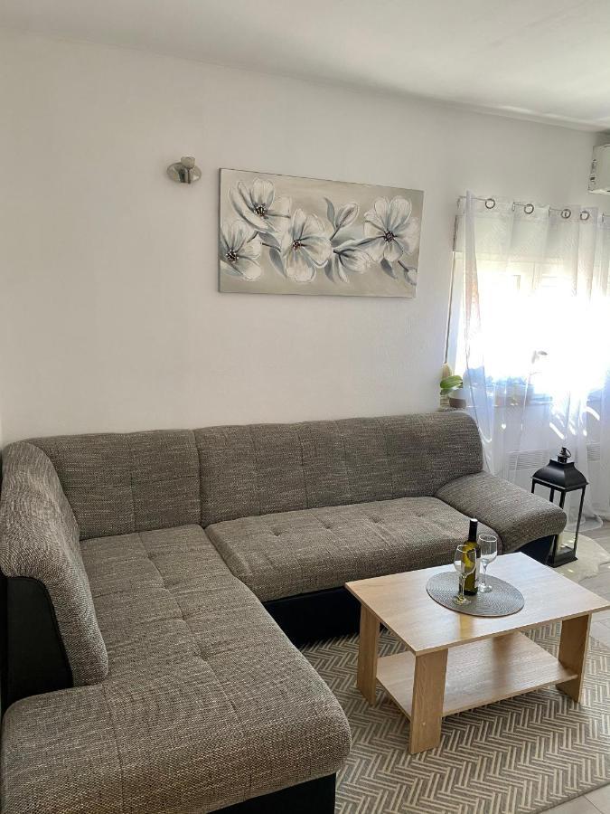Appartamento Apartman Ivica Zara Esterno foto