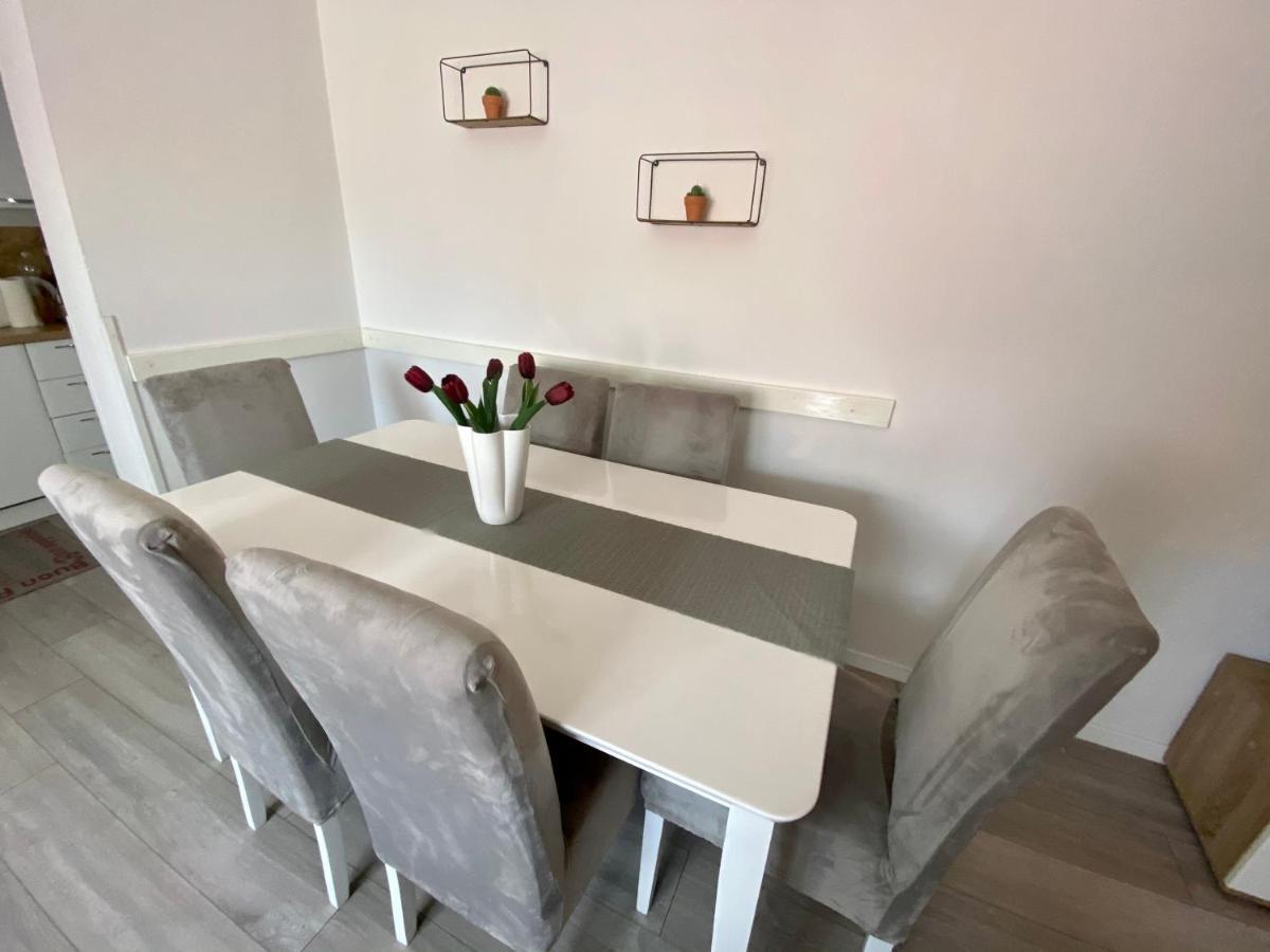 Appartamento Apartman Ivica Zara Esterno foto